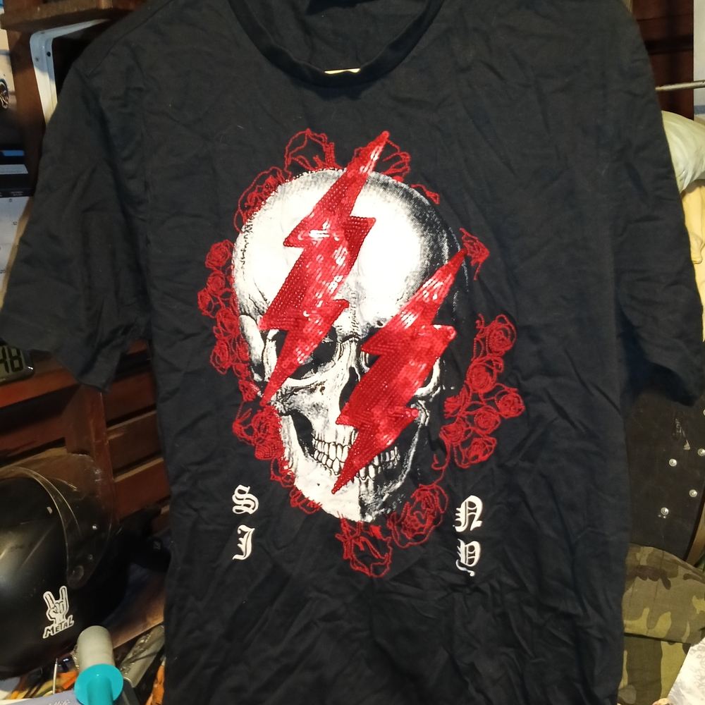 Sean John Black Tee with Red Skull Design